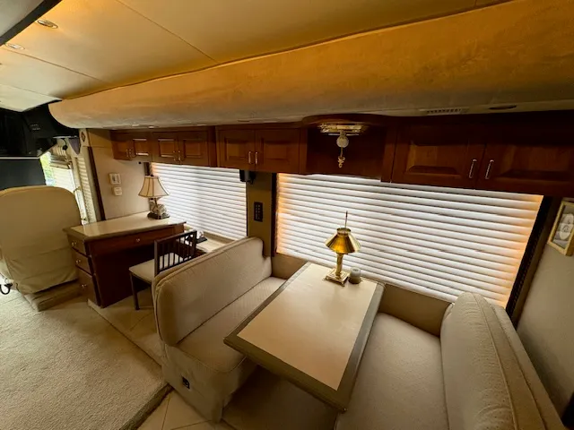 2001 Wanderlodge LXI 40 listing  3 