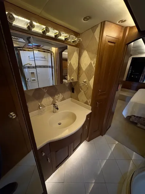 2001 Wanderlodge LXI 40 listing  6 