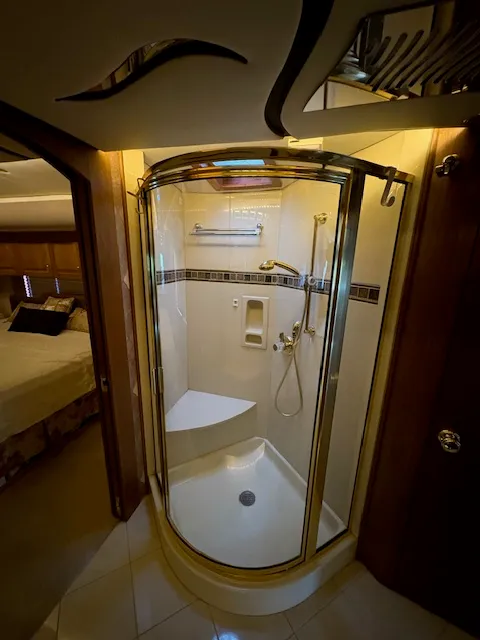 2001 Wanderlodge LXI 40 listing  8 