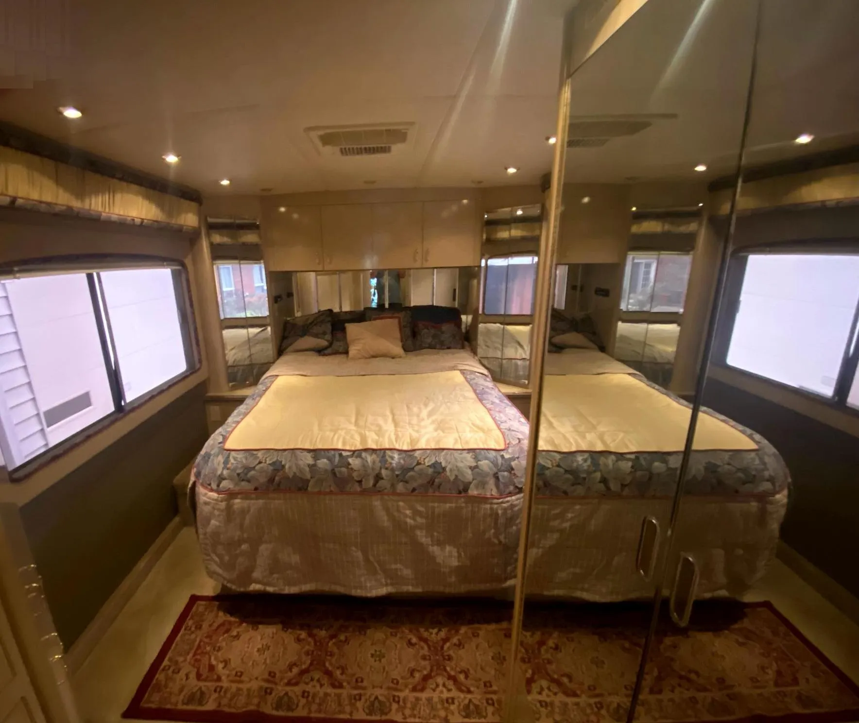 2001 Wanderlodge LXI 40 listing  5 