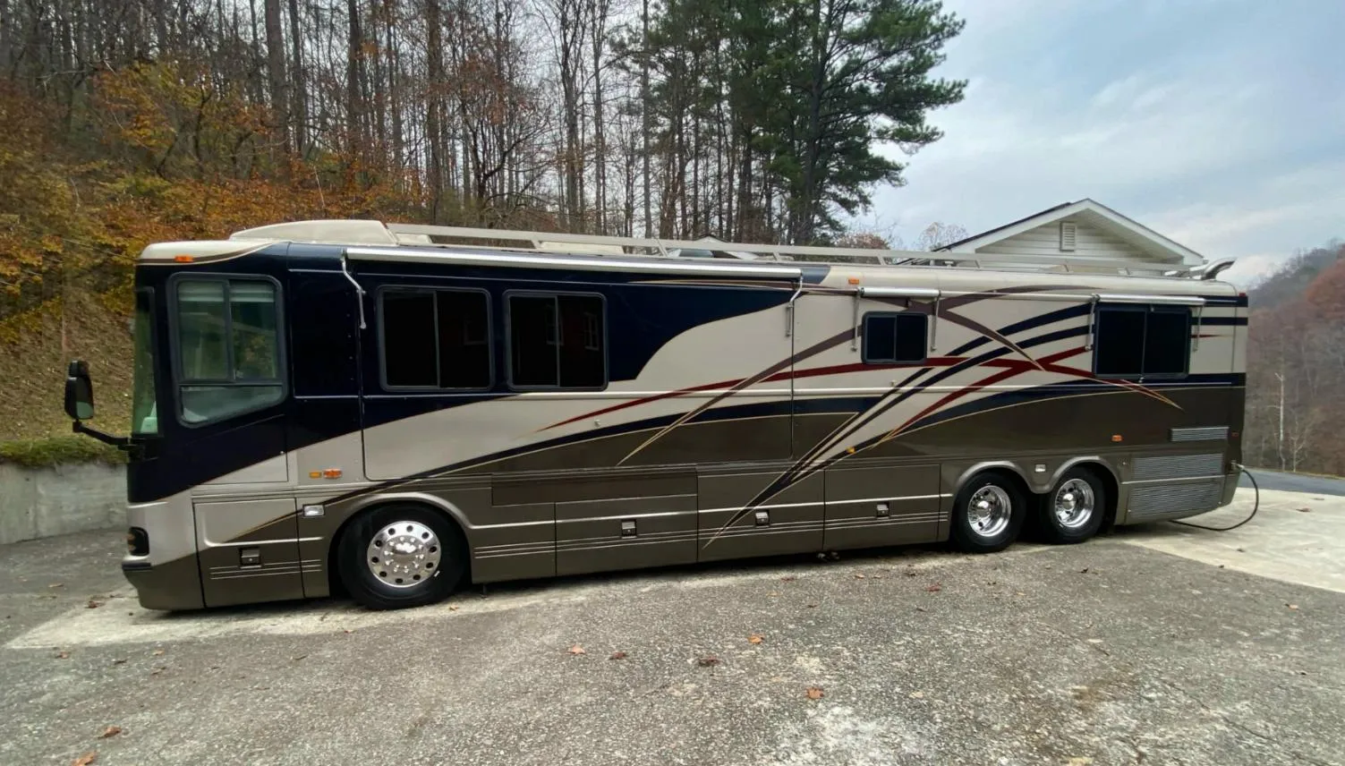 2001 Wanderlodge LXI 40 listing  12 